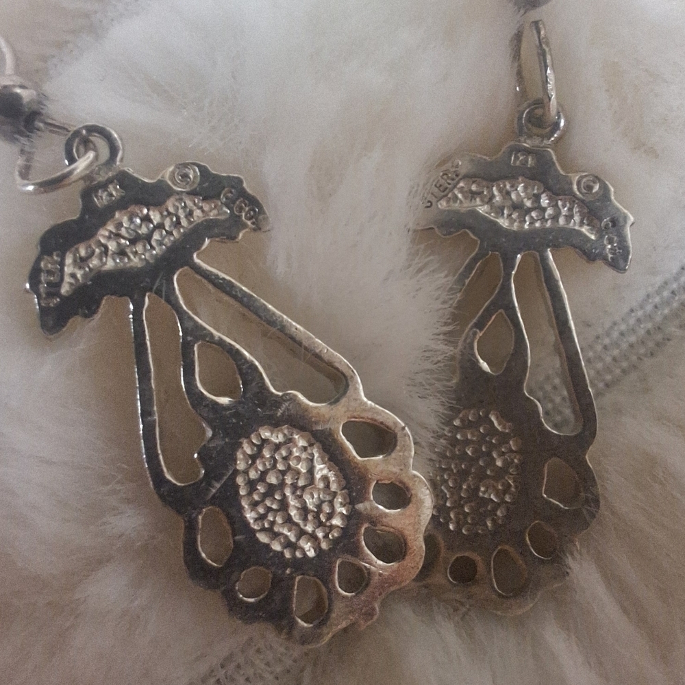 C.C. Co Sterling Silver Black Hills Gold Onyx Drop Earrings 12k Gold Leaves - Picture 4 of 11